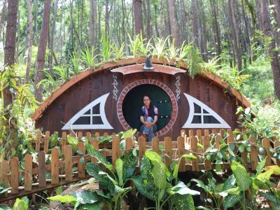 Tempat Wisata Di Bandung Rumah Hobbit - Sederet Tempat